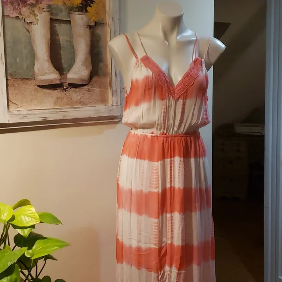 Flying Tomato Dresd - Picture 4 of 11